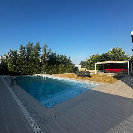 Villa Girne, Private Close To The Sea And